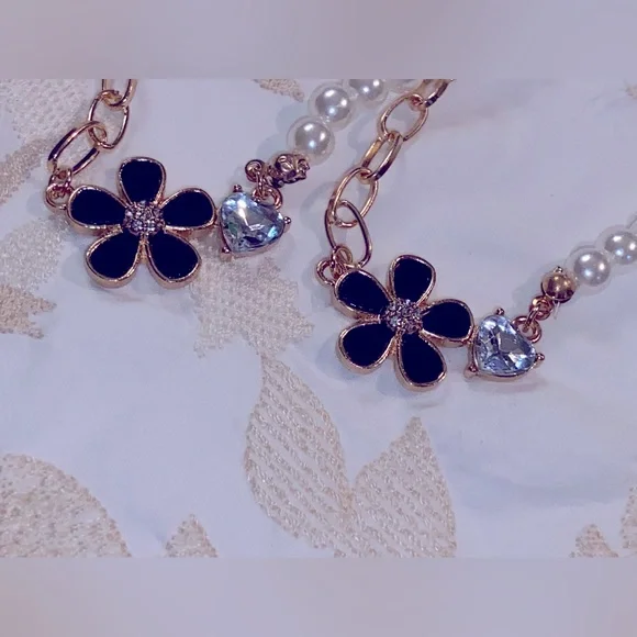 NEW Mixed Tones Necklace- 17” Chain & 1.75” Acrylic Blue Flower & Crystal 🤍 - Picture 14 of 16